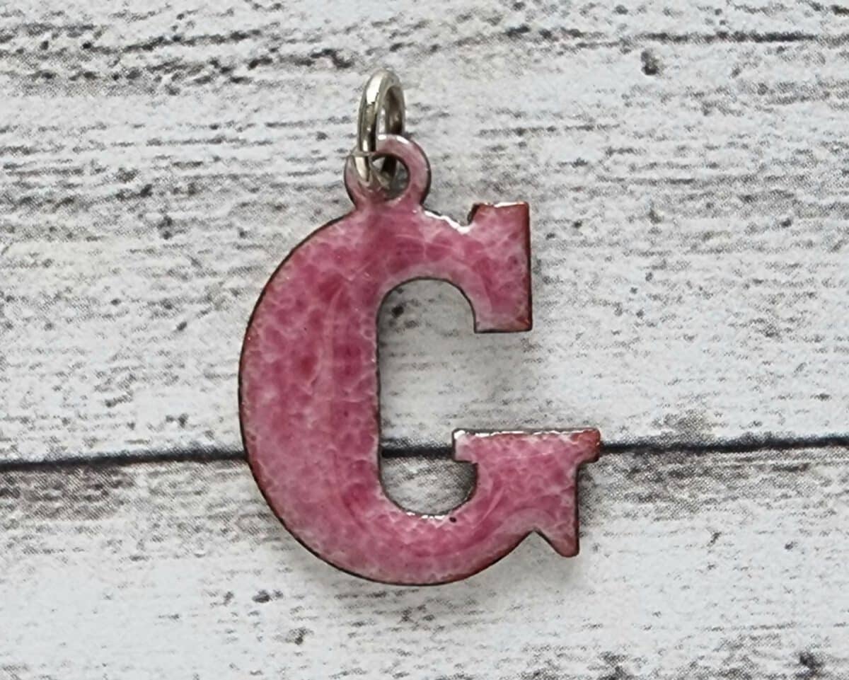 1970er Vintage Buchstabe Anhänger G rosa Emaille Geschenk Mode Retro Name Taufe – Bild 1