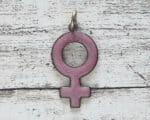 Venus Emaille Anhänger 1970er Jahre flieder Mode Vintage Planet Weiblichkeit – Bild 2