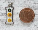Emaille Anhänger Vintage I Buchstabe 1970er Millefiori weiß gelb Geschenk Retro