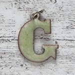 1970er Vintage Buchstabe Anhänger G grün Emaille Geschenk Mode Retro Name Taufe