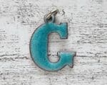 1970er Emaille Vintage Buchstabe Anhänger G türkis Geschenk Retro Name Hippie